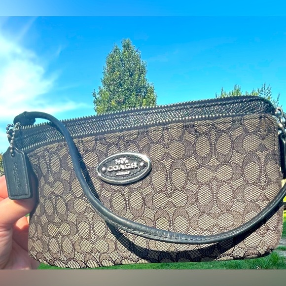 Coach Signature Black Smoke Double Zippered Wristlet/ Long Wallet With Hang Tag - Picture 3 of 16